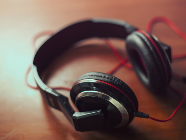 How Listening to Music Can Increase Work Productivity